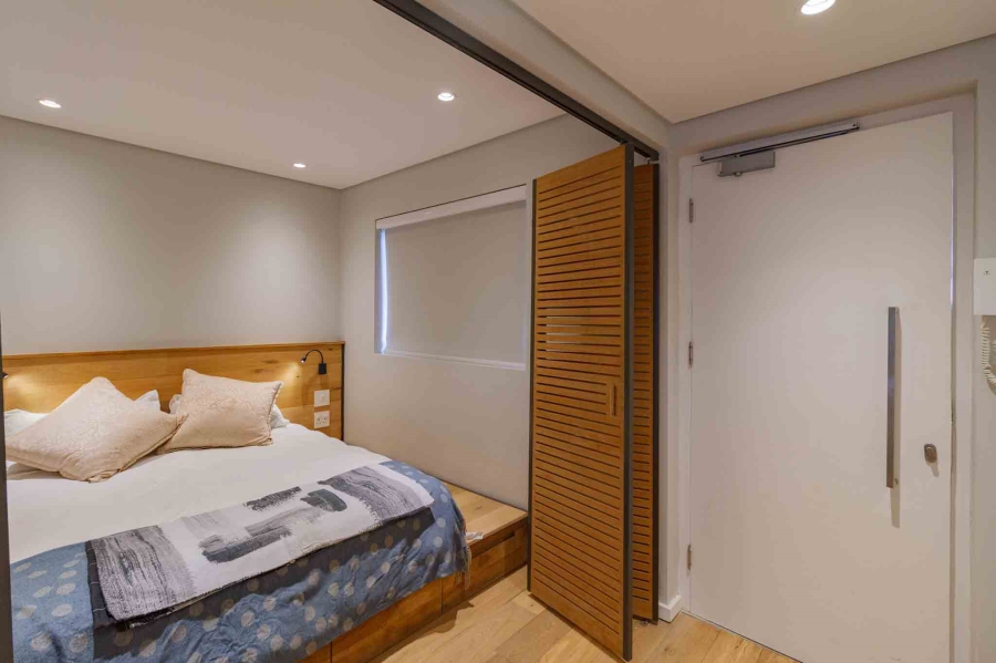 To Let 1 Bedroom Property for Rent in Sea Point Western Cape